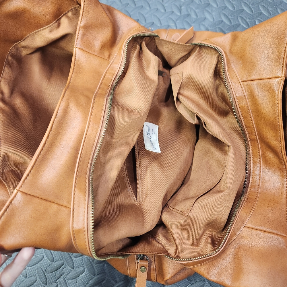 Stunning Universal Thread Tote Bag - image 4